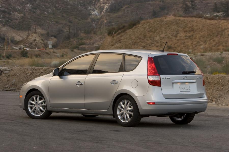  Hyundai Elantra Touring 2008 года  (фото 30 из 118)
